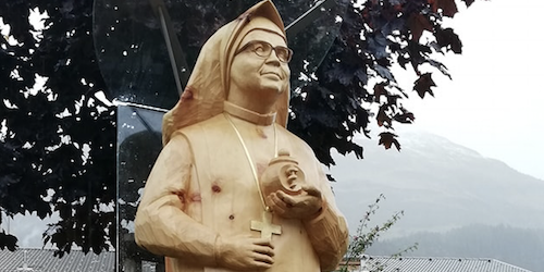 Anna Dengels Geburtsort ehrt Ordensgründerin mit neuer Statue