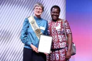 Sr. Rita Schiffer (li.) mit Sr. Rita Amponsaa-Owusu